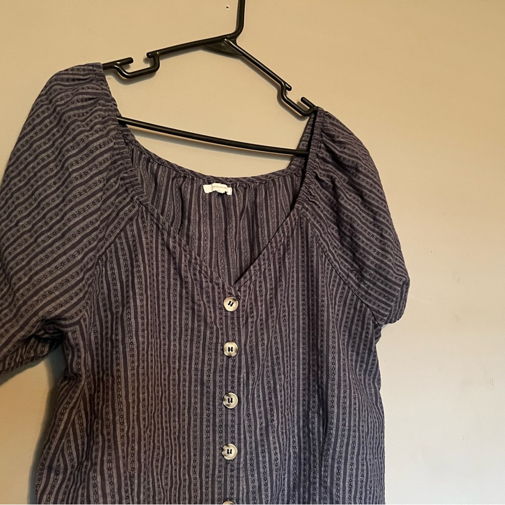 Off-The-Shoulder Plus Top! 💙